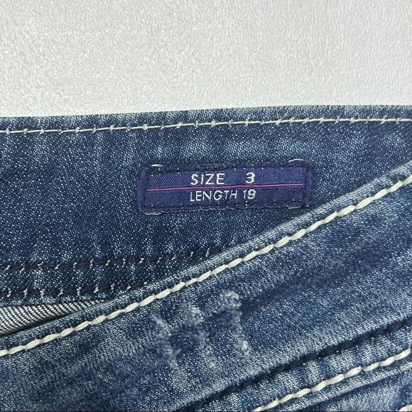 Vigoss | Factory Distressed Denim Capri’s - Picture 4 of 9